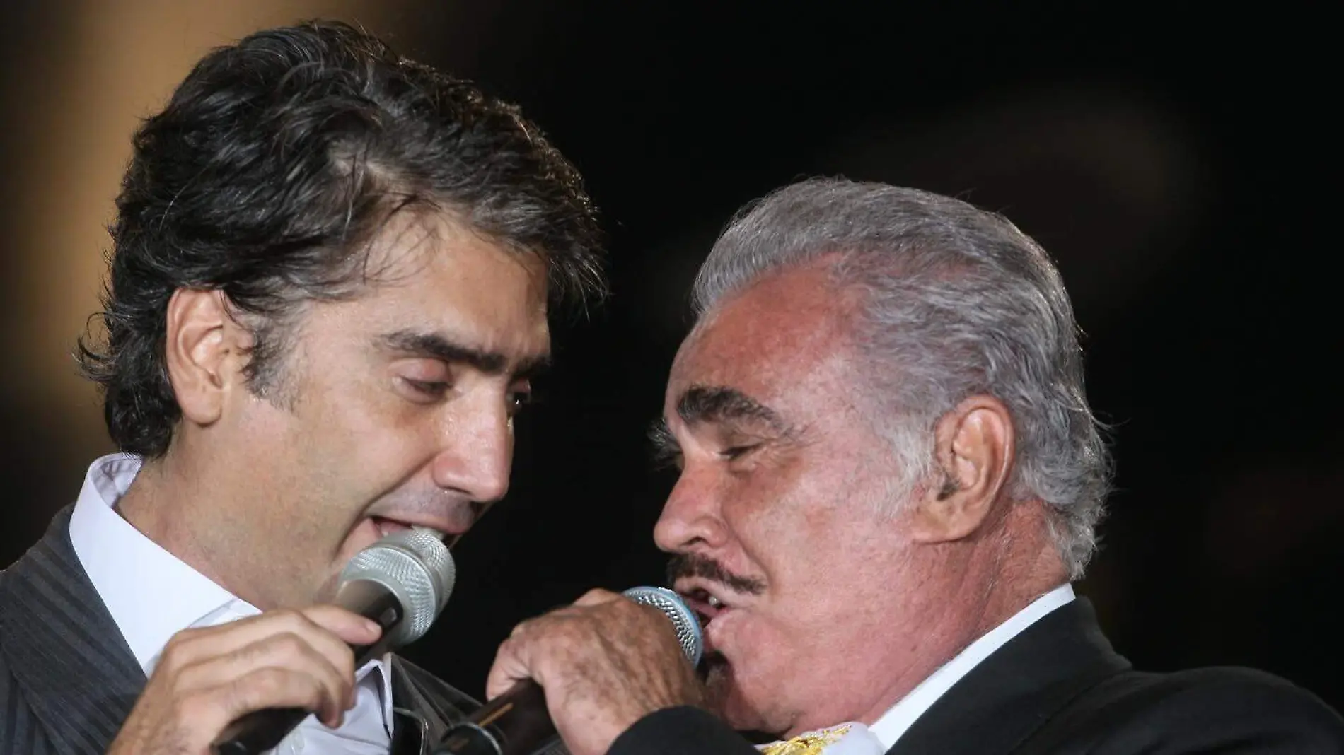 Alejandro y Vicente Fernández